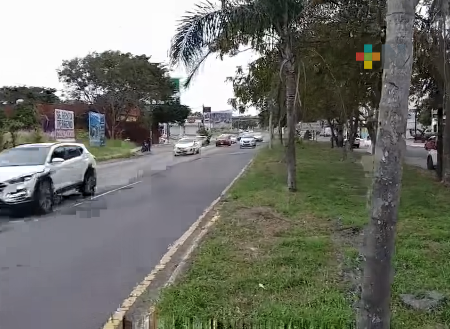 Tras bloqueo, liberan circulación en ambos carriles del bulevar Riviera Veracruzana